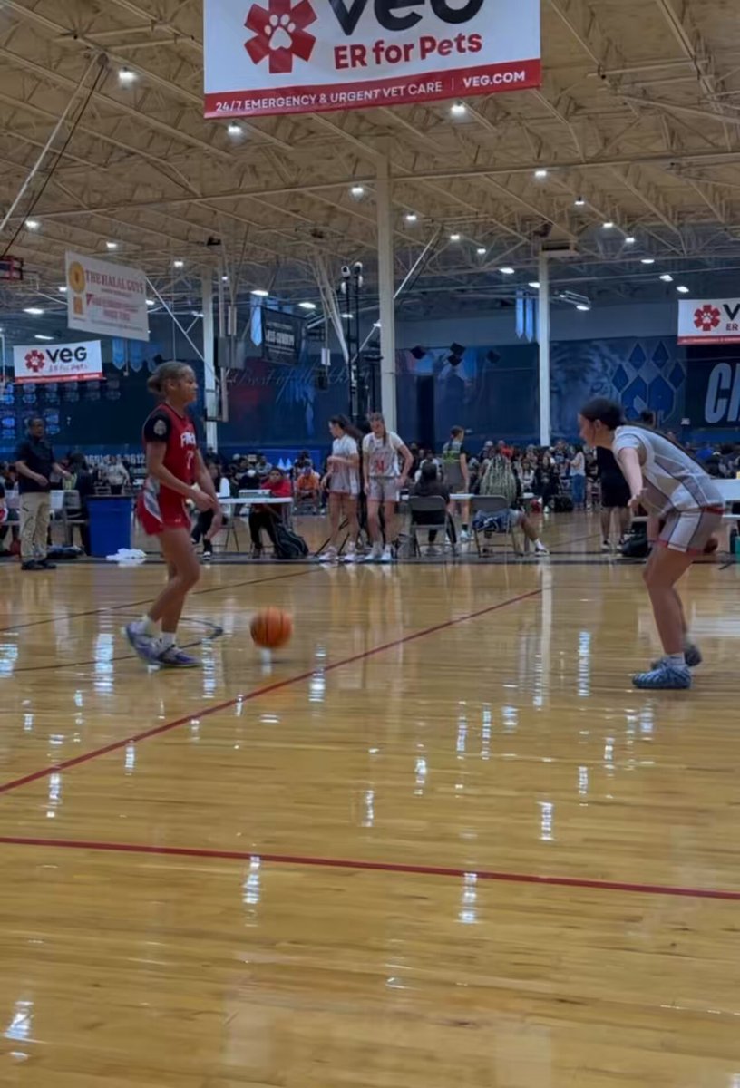 My daughter Avery played 2 grades up for this live period with her 15u team. It’s fun to see her compete against kids 2-3 years older than her. She’s developing into a true PG. Her basketball maturity for a 12 year old is beyond her years.. Keep grinding Avery Current