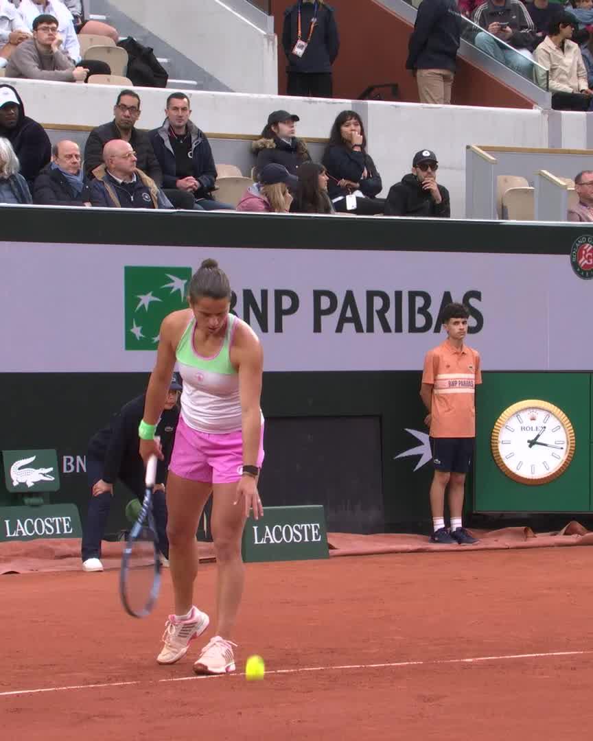 Maja Chwalińska grająca prawą ręką? Żaden problem 😎 #zkortu | #RolandGarros