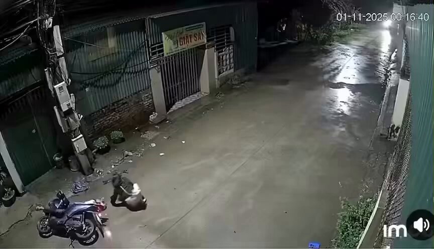 Ảo thật sự người đâu ra mà nhanh vậy ? Chị em đi xe cũng có kém gì mấy anh đâu nhỉ.