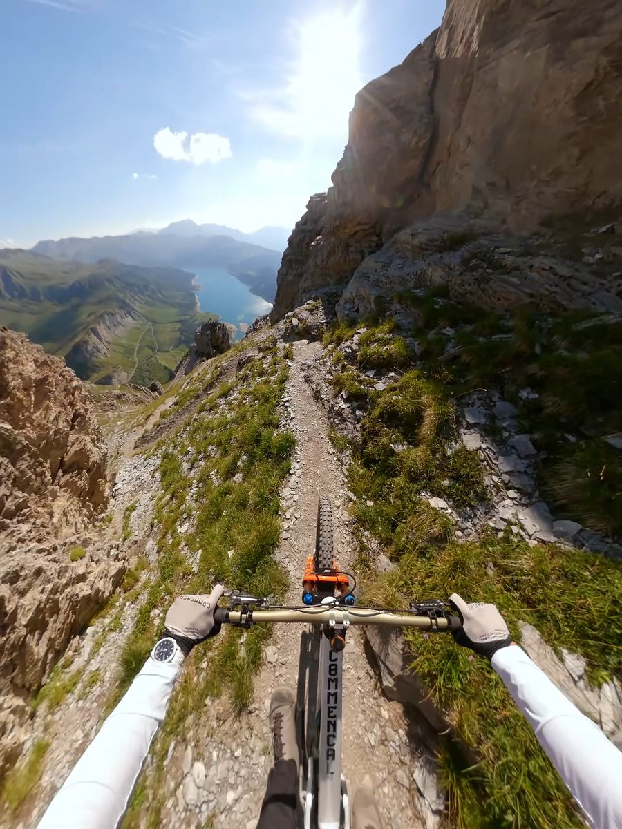 Have to keep your eyes on the trail with a view like this 😮 🎥 Shot on #GoProMAX2 🚲 Kilian Bron #GoPro #POV #MTB #Views