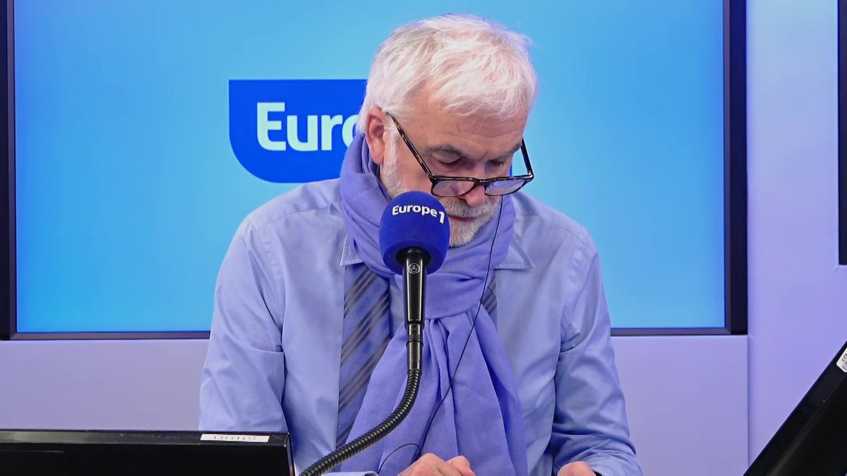 "Ce métier est devenu dangereux, on a une administration qui ne nous couvre pas, ne nous protège pas, qui se fout complètement de la sécurité de nos enseignants" Raconte Stéphane, professeur d'Histoire 🎙️ Au micro de Pascal Praud sur #Europe1 dans #PascalPraudEtVous