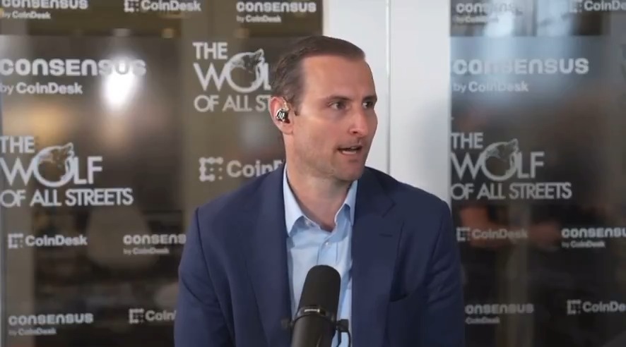 JUST IN: 🇺🇸 White House Executive Director says there is an announcement coming soon regarding a Strategic Bitcoin Reserve: "We'll have an announcement...It's a breakthrough as far as getting everything in place, legally sound, properly safeguarding the assets." 👀