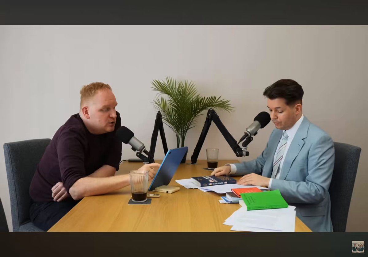 „Jan Fleischhauer & Ulf Poschardt, die jetzt selbst für diese Bubble sich nicht eignen, aber schon eigentlich komplett disqualifiziert sind, sind ja erbärmliche Gestalten und zwar beide auf ihre eigene Weise. Die finden noch so im normalen Mainstream statt, aber bei Fleischauer ist schon klar, der muss seine eigene Figur mittlerweile spielen, damit das ZDF sagt: Ja, wir brauchen mal so einen Konservativen, aber wir finden nur noch einen, der sich selber nicht mehr so ernst nimmt, der eigentlich super wütend ist, aber der verpackt das immer so in Humor. Über Humor ist ein bisschen anschlussfähig. Wir geben ihm mal einen Sendeplatz kurz vor Mitternacht.“ Stefan Schulz 🪴 Link: