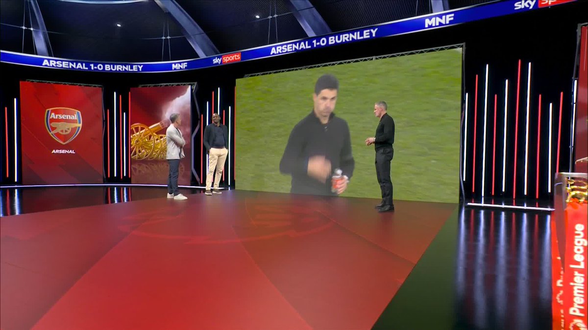 "Everything is in THEIR hands!" Patrick Vieira &amp; Jamie Carragher on Arsenal's drive to win in the title race 🏆