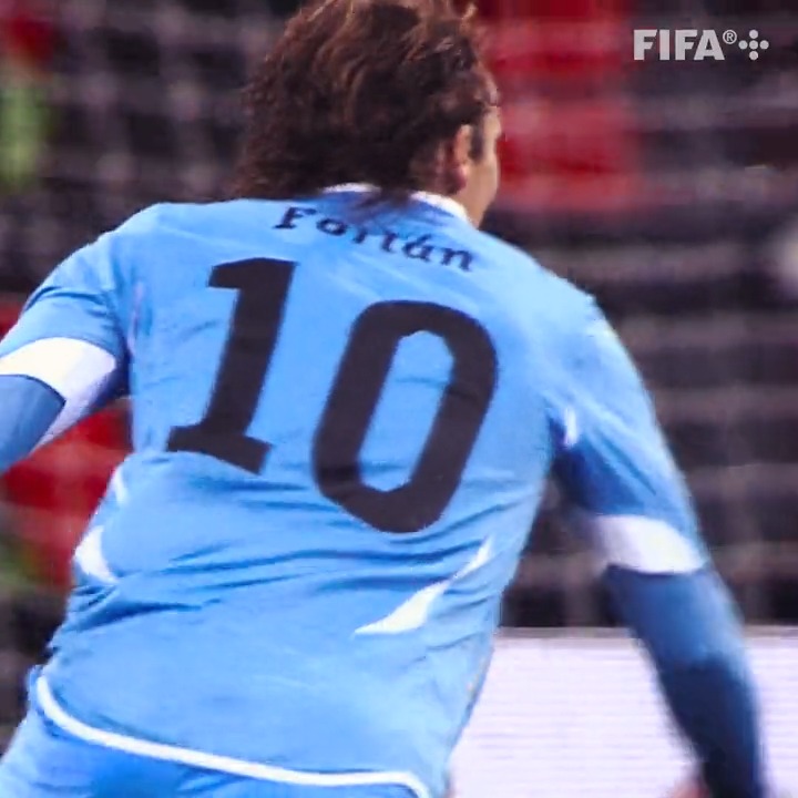 🔔 عيد ميلاد سعيد لأحد نجوم كأس العالم 2010 🏆🤩 يكمل اليوم دييغو فورلان 47 عامًا 🎉🇺🇾