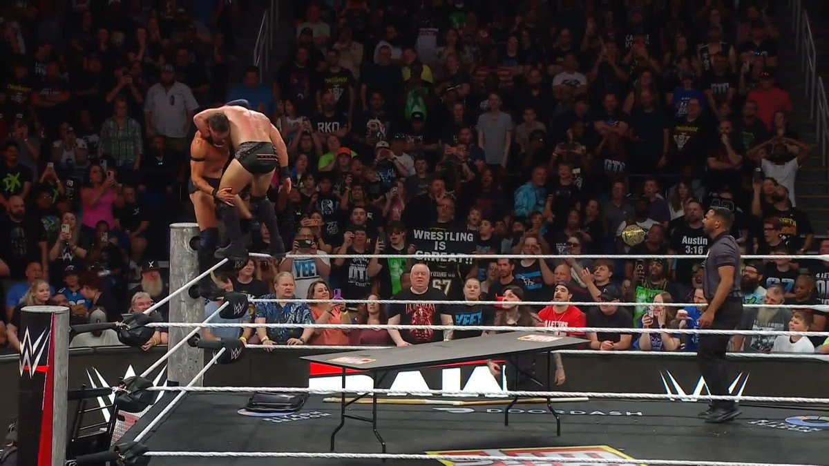 NO SIR!! 🙅 Finn Bálor finds a way to kick out even after interference from Dirty Dom!
