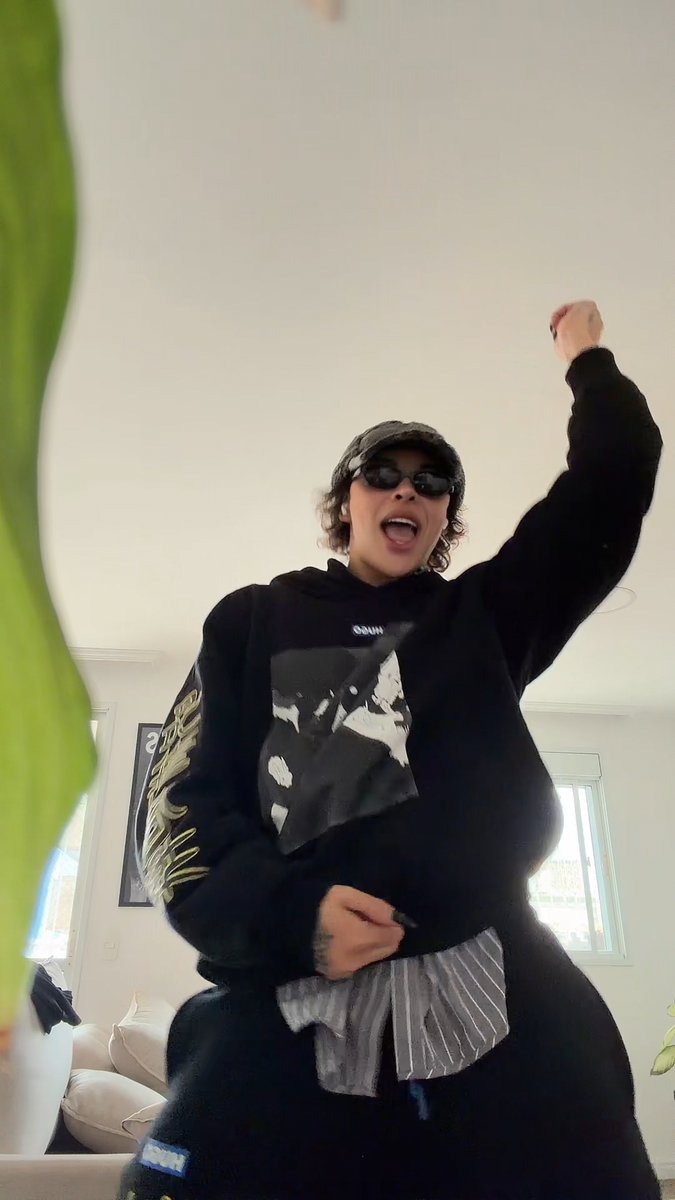 Brazilian drag queen and singer Pabllo Vittar dancing to TWICE's 'RIGHT HAND GIRL'