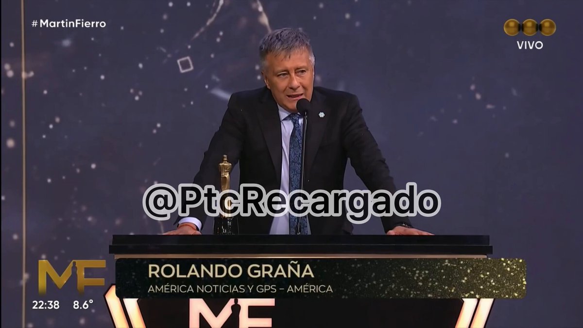 Fuerte discurso de Rolando Graña contra el presidente Javier Milei #MartinFierro “Es un momento muy difícil para hacer periodismo en la Argentina , no hay país en el mundo que un presidente se jacte del odio a los periodistas “ Que Opinas ? 💥🔥