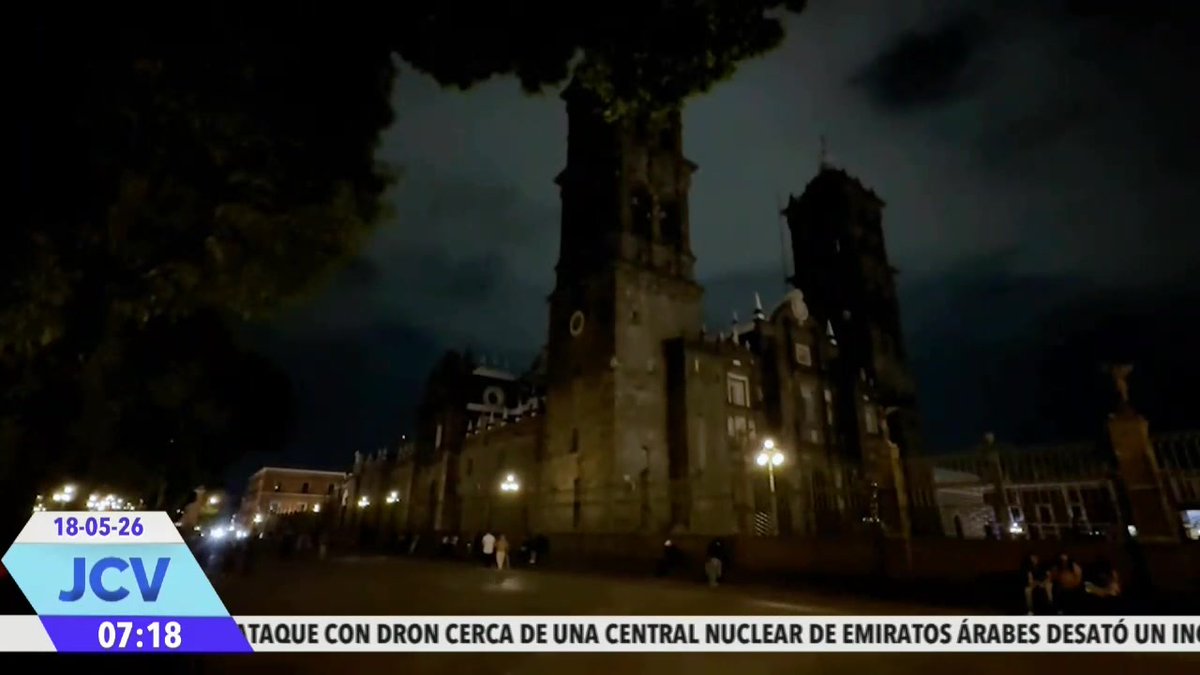 La #Catedral de Puebla ha perdido el #brillo que la caracterizaba por las noches. Hoy, el monumento más emblemático luce oscuro, desangelado y con un evidente deterioro que causa tristeza y desconcierto entre los ciudadanos y turistas. ⛪💔 Información: Belén.