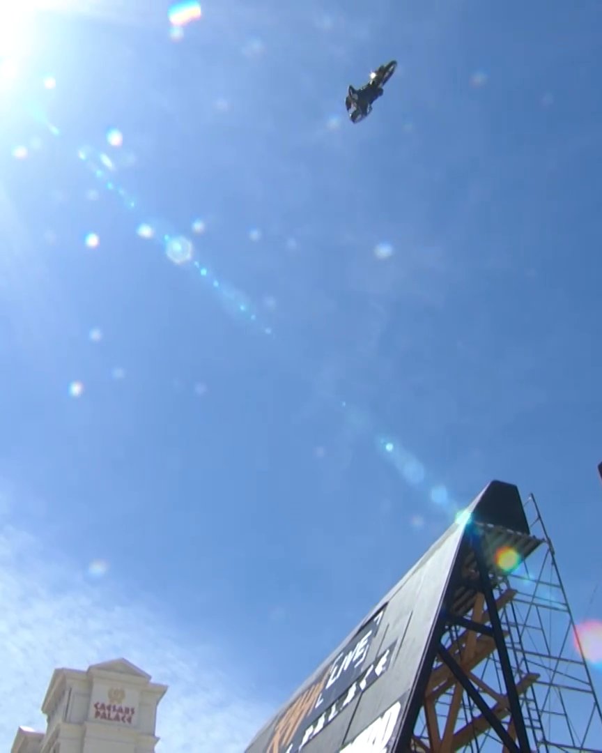 Colby Raha's world record 101-foot bike jump over the Caesars Palace fountains in Las Vegas 😧 (via @fueltv)