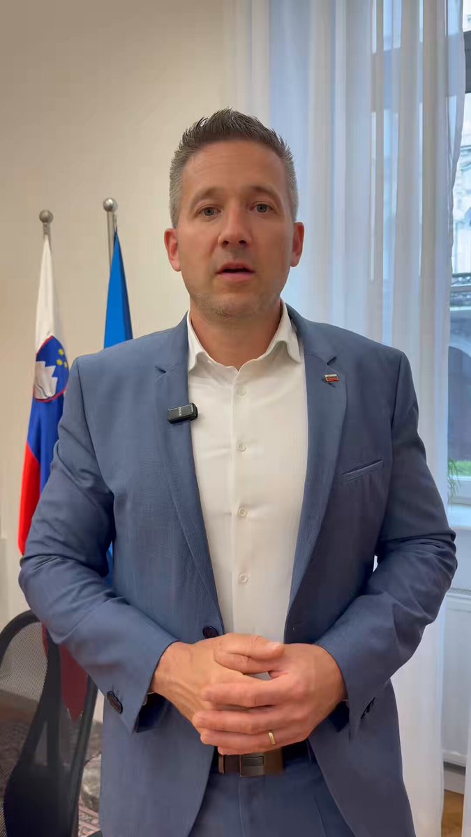 Možno samo v Sloveniji. Kruh bo cenejši, čakalne vrste bodo krajše, višja bo pokojnina, nižji bodo davki in višje plače. Zakon, ki nikomur nič ne jemlje, ampak vsem daje… nekateri pa za to zbirajo podpise za referendum. 🤪