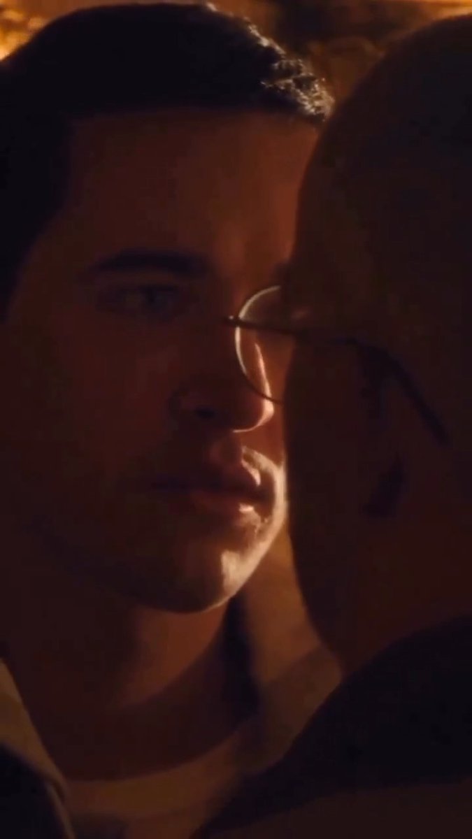 Blink once for no, twice for yes…the silence in this scene speaks volumes. Drop a ❤️ if you’d blink twice.