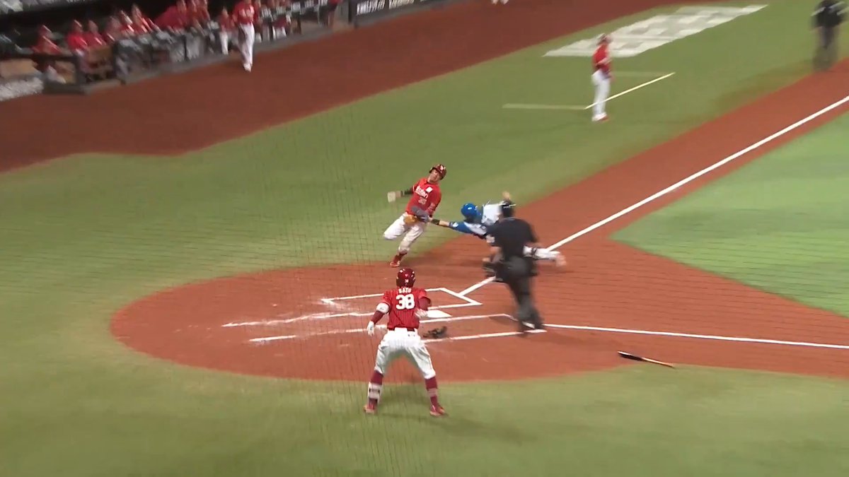 伊藤投手を助けるナイスプレー！👏 強肩が冴えわたる！⚾ 北海道日本ハム 万波中正 選手の好返球でタッチアウト！💪 👇スマホ・テレビで試合観戦！