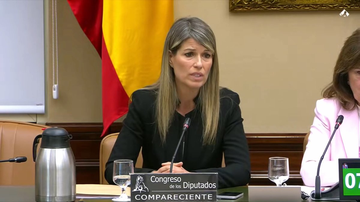 📺TV en DIRECTO | Maribel Vilaplana rompe a llorar en la Comisión DANA: "Ya se que no me estáis juzgando pero yo me siento juzgada"