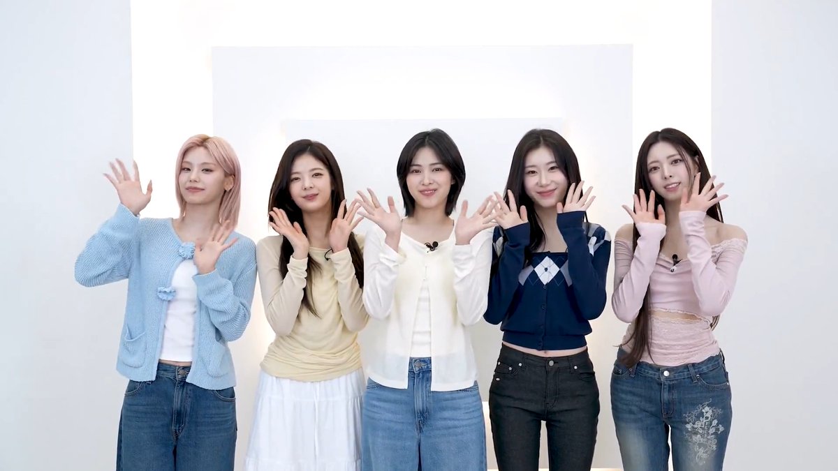 #ITZY 12th Mini Album『Motto』配信開始🩶 タイトル曲「Motto」をはじめ、ワールドツアーで初披露されたメンバーのソロ曲も収録されている豪華な1枚🥰🌟 AWAに届いたコメントとあわせて、全曲たっぷりお楽しみください♪ ITZY JAPAN OFFICIAL #ITZY_Motto ▶︎