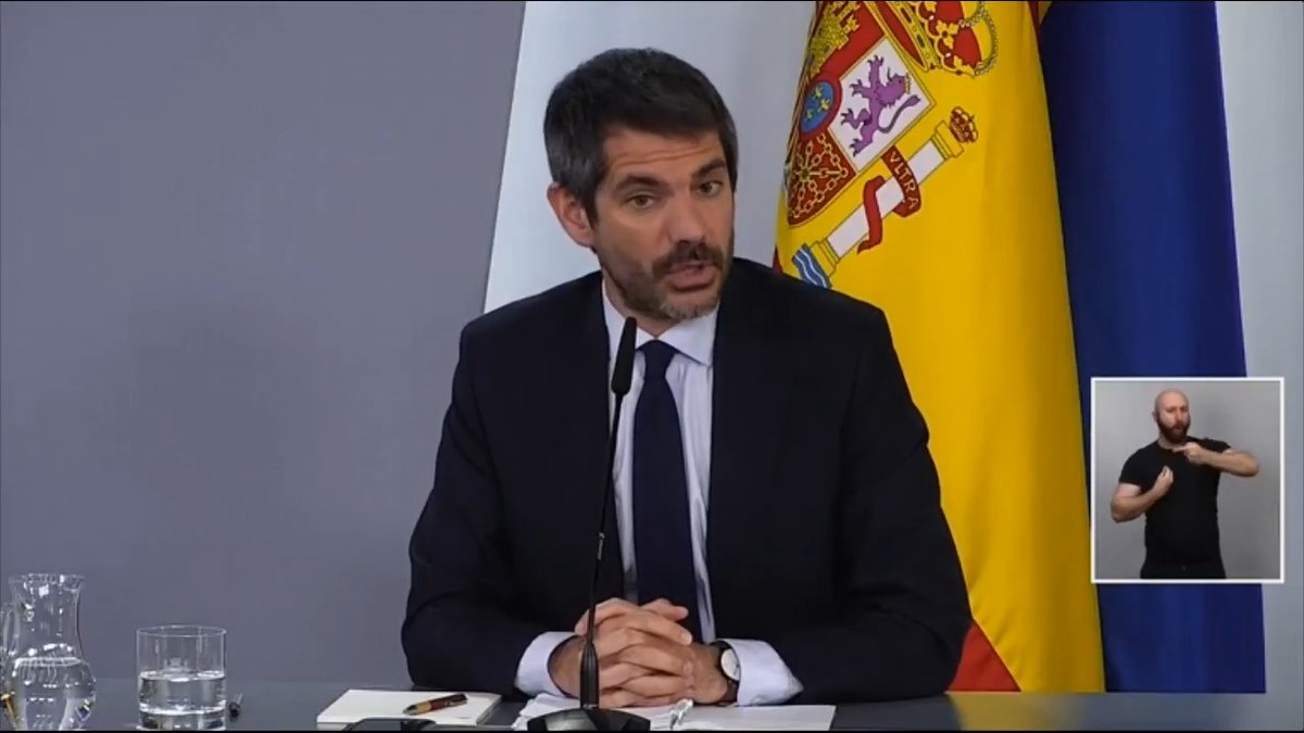 El Gobierno aprueba el programa 'Cine Sénior' para fomentar que las personas mayores de 65 años vayan al cine: podrán acudir pagando solo 2€ un día a la semana