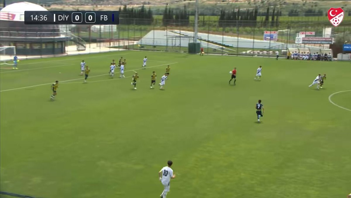 Fenerbahçe U17, şampiyonalardaki ilk maçında önde. Asist Efe Fettahoğlu, gol Alaettin Ekici.