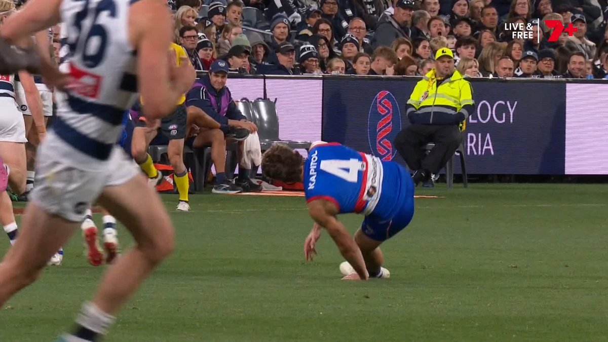 "If these injuries continue to hurt the Bulldogs, by the end of June I think they should make a big call on Marcus Bontempelli for the rest of the year." 🗣️ Caroline Wilson on Marcus Bontempelli's medial ligament concern
