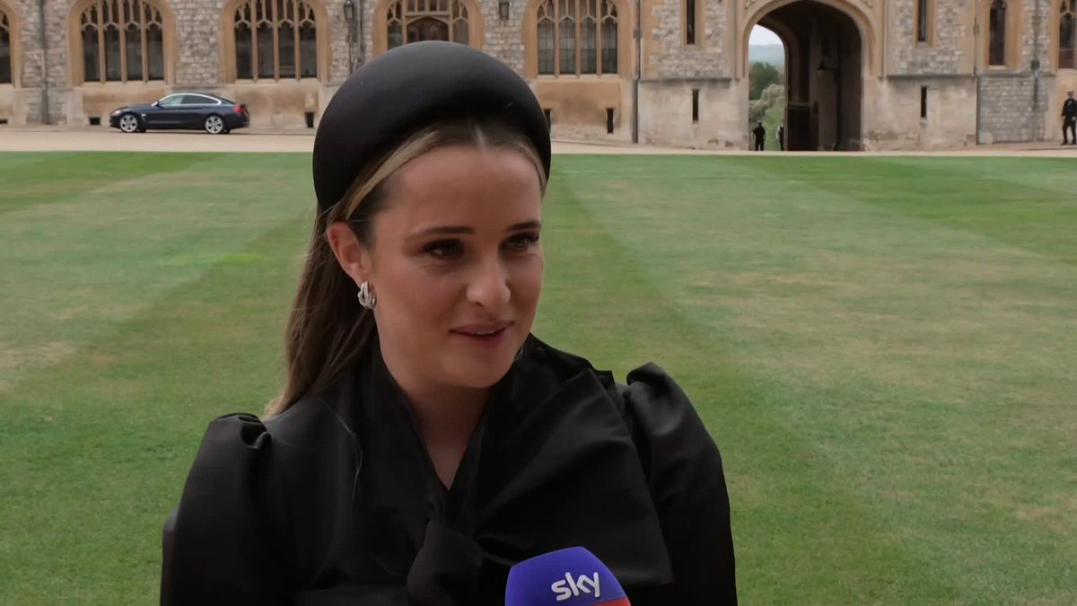 "It's been amazing, a pinch-me moment" ❤️ England and Man Utd midfielder Ella Toone on receiving an MBE at Windsor Castle from Prince William.