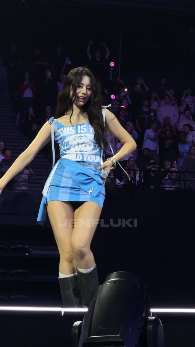 The stylists ate with this fit on Tzuyu 😵‍💫