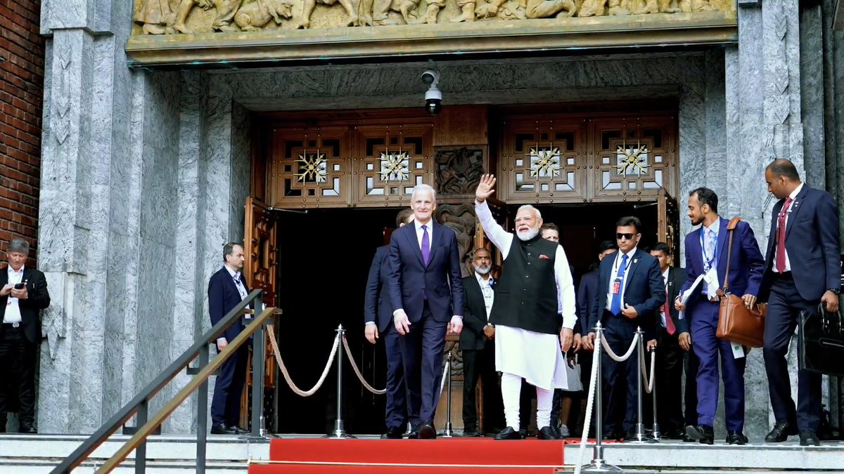 Concluding a very fruitful visit to Norway. Held productive talks with Prime Minister Jonas Gahr Støre and participated in the India-Nordic Summit, where important decisions were taken to deepen cooperation in many areas. I thank the people of Norway, PM Støre and the Government of Norway for their warmth and friendship. Jonas Gahr Støre