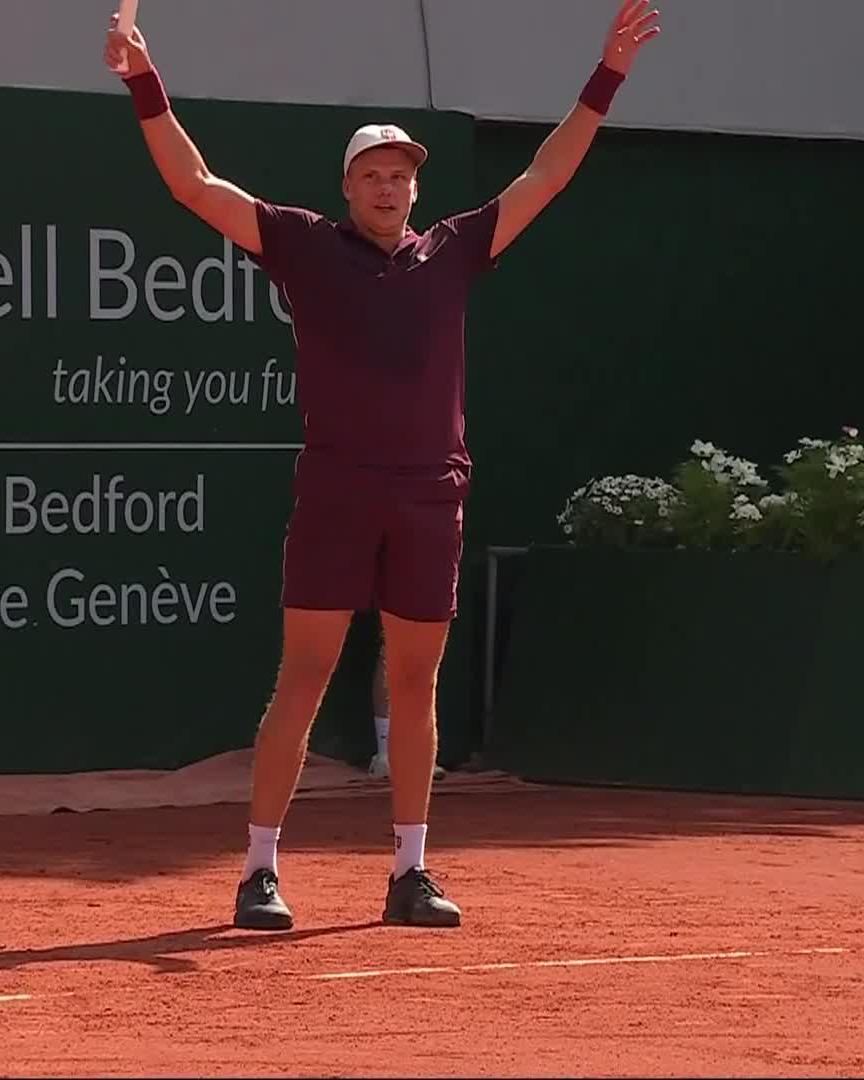 Brooksby breaks in style ๐ #GonetGenevaOpen