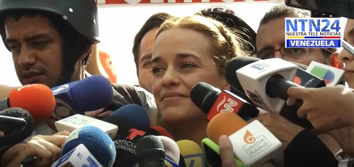 Debes estar disfrutando en estos momentos con Delcy y Jorge Rodríguez. Por cierto Lilian Tintori eres tremenda CDTM, hasta negociaste con Zapatero. Esperando q toda la mierda que hiciste salga a flote tambien, porque han vivido de nuestra desgracia.