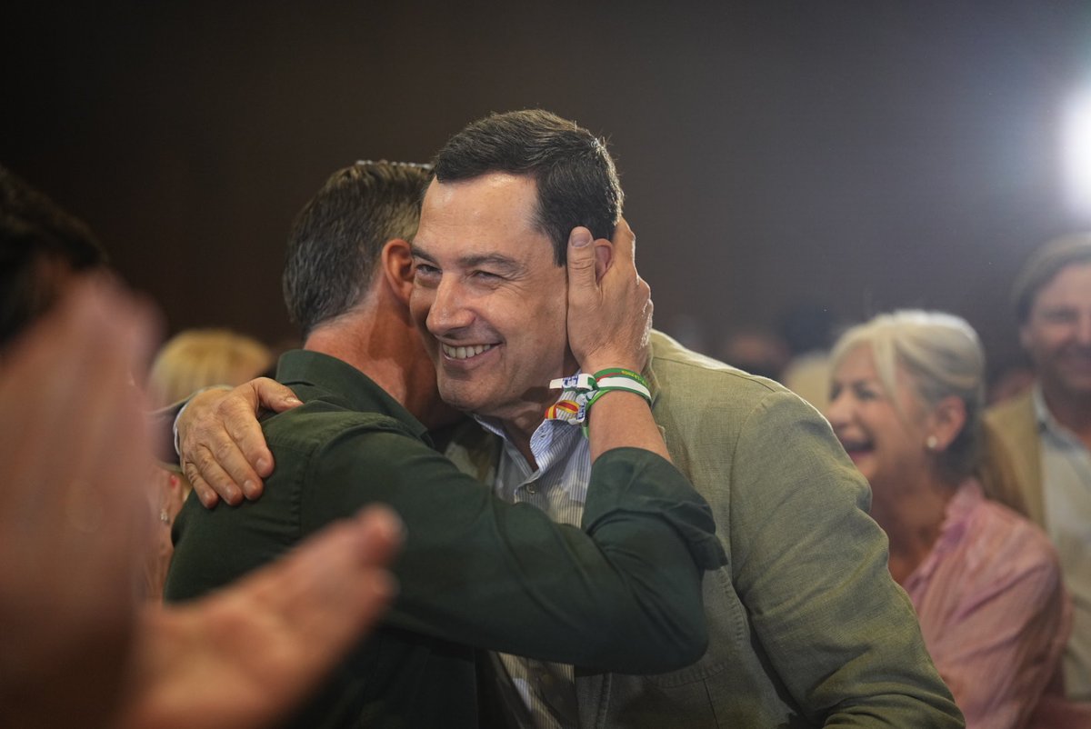 Voy a seguir siendo el mismo. No voy a cambiar. Los andaluces han otorgado una mayoría solvente a un proyecto de convivencia y ejerceremos esa responsabilidad. No os vamos a defraudar.