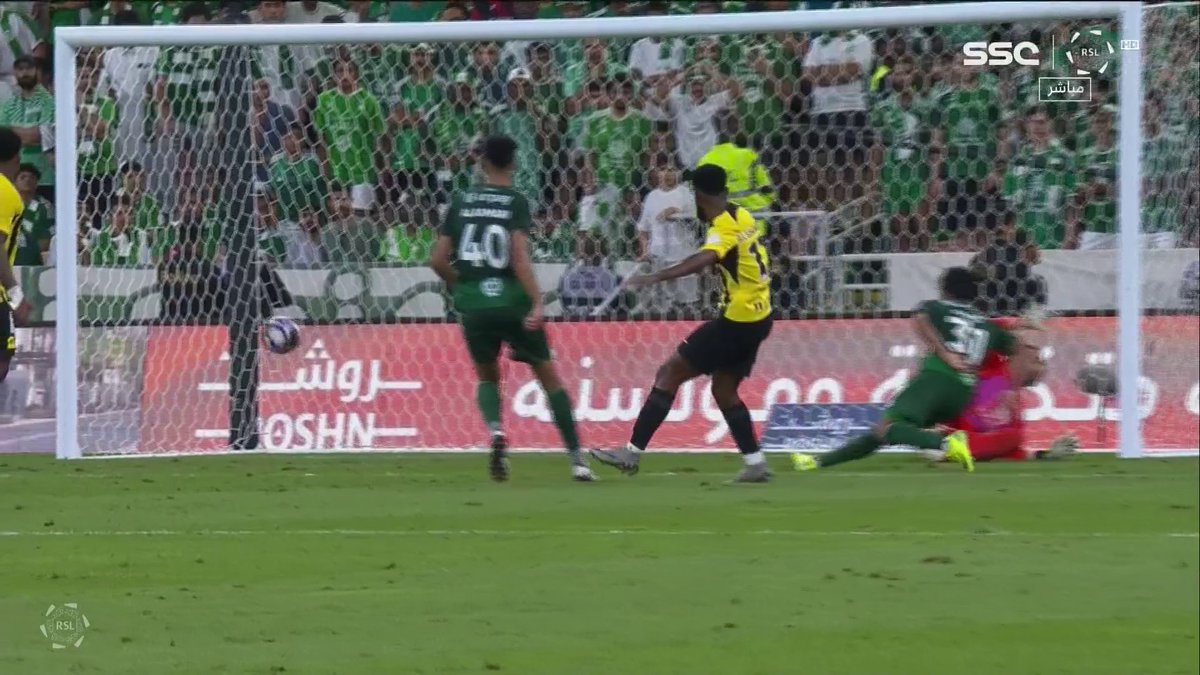 ياخي المدرب الرحمه هو سبب سوء مهند فالإنهاء لاتظلوم اللاعب مسكين
