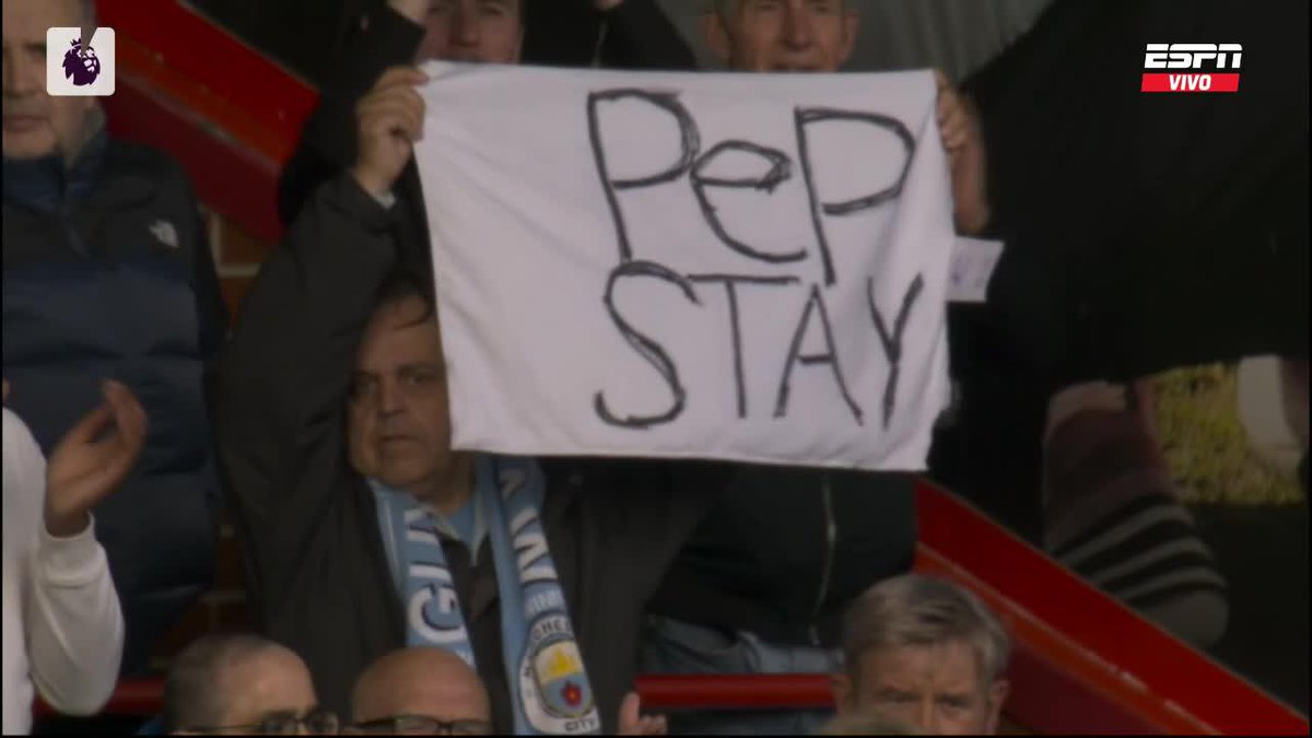 Mientras tanto, los hinchas del City le piden a Pep Guardiola QUE SE QUEDE EN EL CLUB, en medio de la definición por la Premier League. 🏴👀