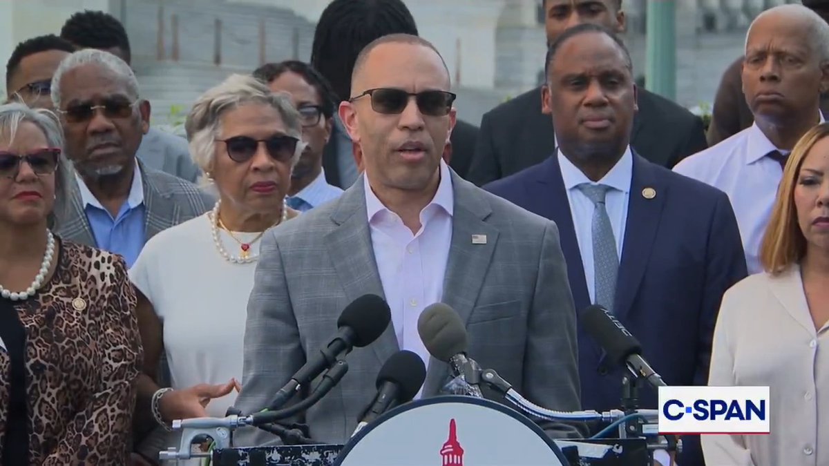 .Hakeem Jeffries on SCORE Act: "This is an unprecedented moment featuring an unprecedented attack on black political representation, and therefore, it requires an unprecedented response."