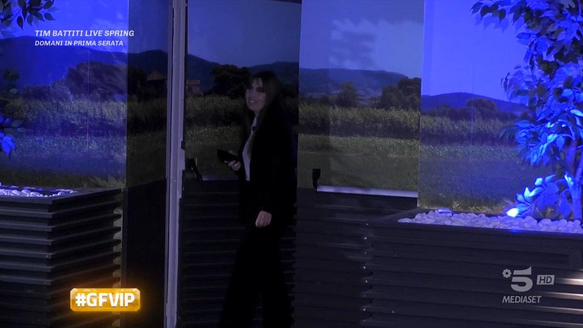 E tua sorella Elisabetta stasera non poteva mancare, ed è qui per te 🫶🏻 #GFVIP