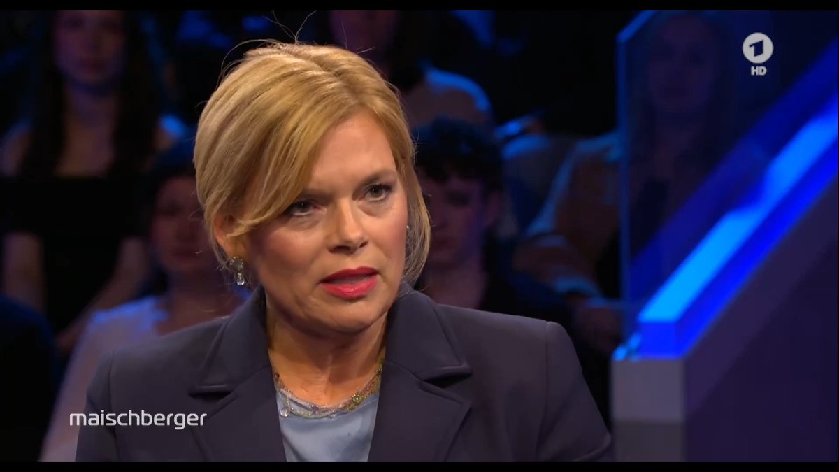 „Ich habe den Eindruck, dass wir wirklich verlernt haben, miteinander mit Argumenten zu streiten“, so Bundestagspräsidentin Julia Klöckner (CDU Deutschlands). „Die Demokratie gibt nicht eine einzige Meinung vor, sondern den Rahmen, wie wir Mehrheitsmeinungen finden können.“ #maischberger