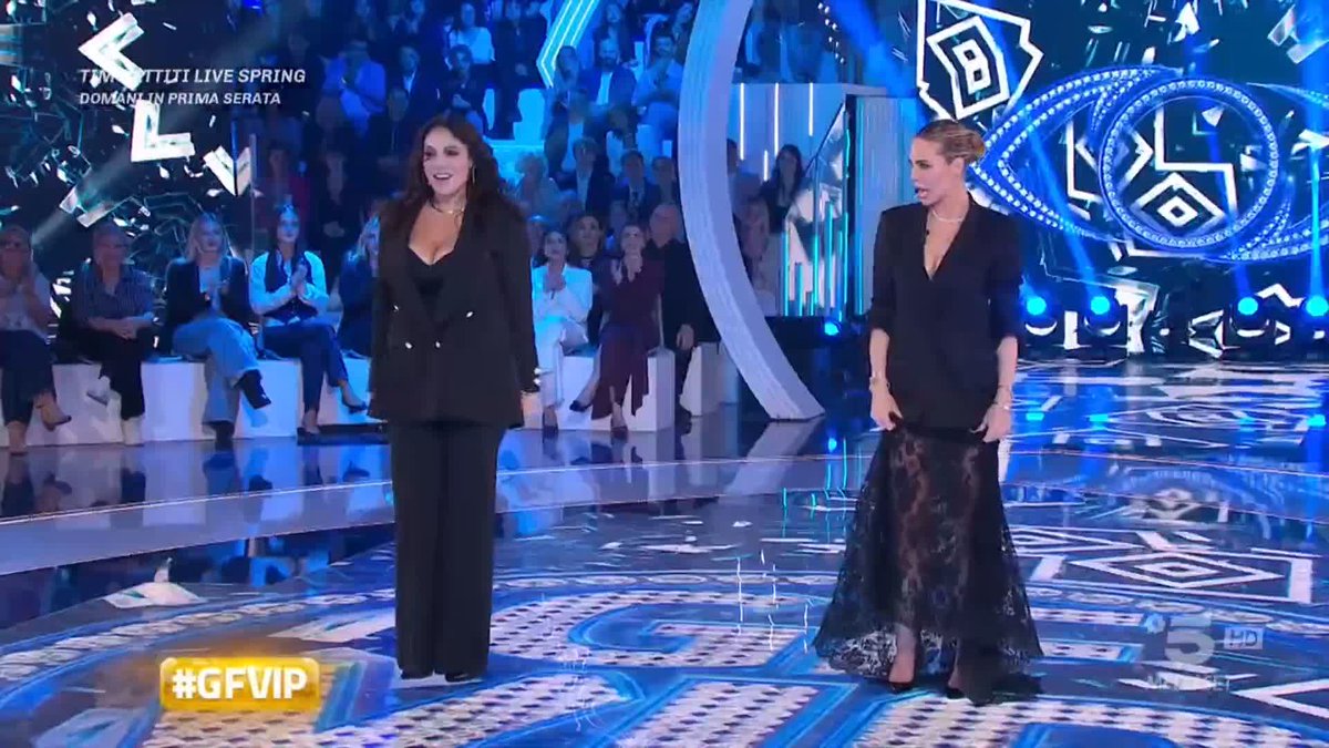 Noi stiamo volandooo ✈️ #GFVIP