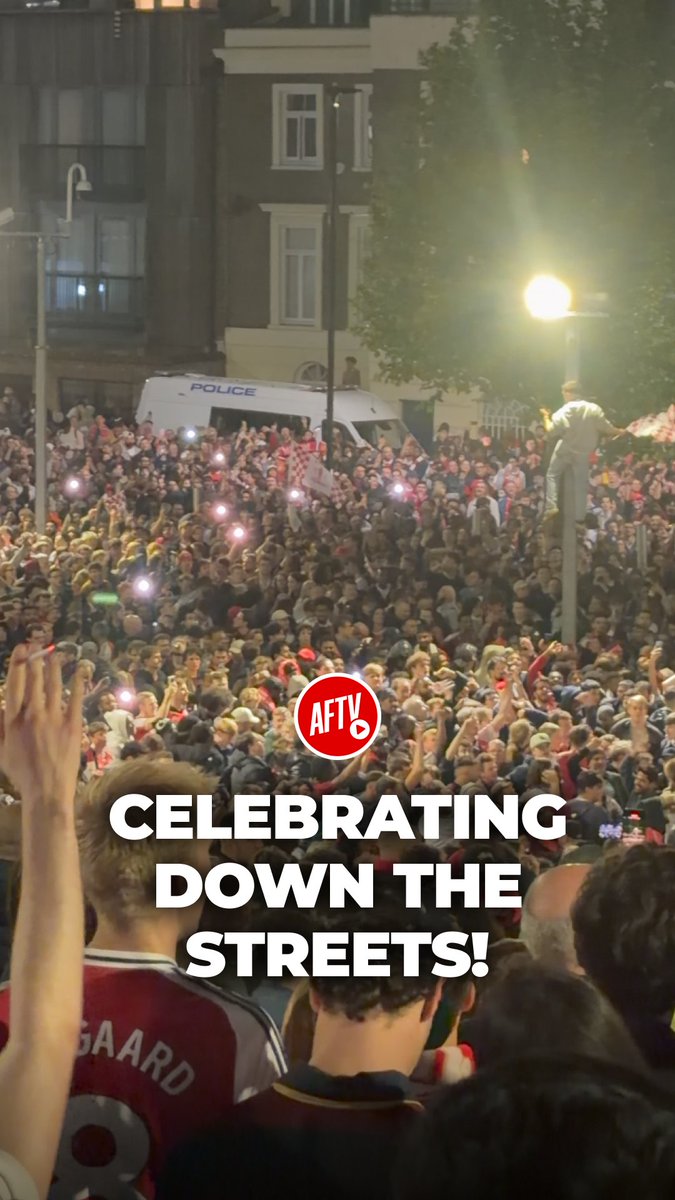 Arsenal fans CELEBREATE on the streets! 😍 #AFTV #Arsenal #PremierLeague