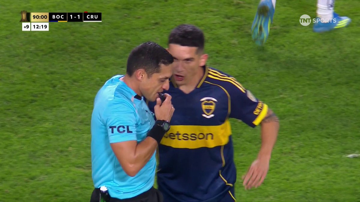 POLÉMICA EN EL FINAL 🧐 Boca reclamó mano de Lucas Romero, pero el árbitro no la revisó y fue empate ante Cruzeiro. #Libertadores