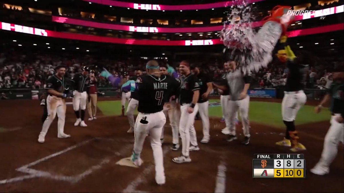 Down to the final out ... KETEL MARTE WALK-OFF HOME RUN 🐍
