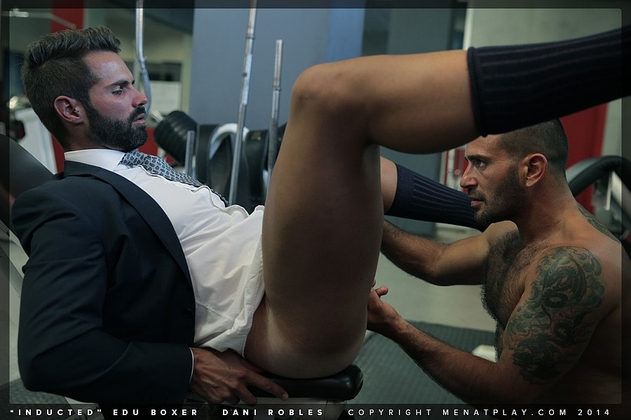 #HumpDay #WayBackWednesday Dani gets his ass pounded and his suit completely ruined... Inducted ✨ D A N I R O B L E S #EduBoxer