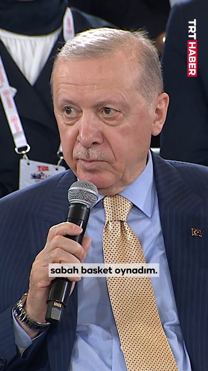 Cumhurbaşkanı Erdoğan: Haftada 3 gün basketbol oynuyorum. Sabah 68 sayı yaptım.
