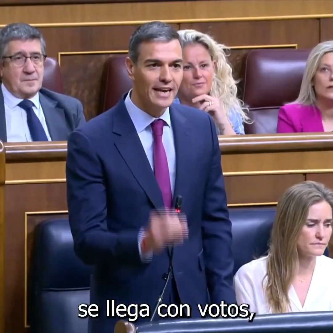 Si quiere mirar a la corrupción, mírese al espejo o recuerde las fotos de su pasado, señor Feijóo. Lo que va pa’lante es el crecimiento, el empleo y los avances sociales. Lo que va pa’trás son sus acuerdos con la ultraderecha. Al Gobierno se llega con votos, no con atajos.