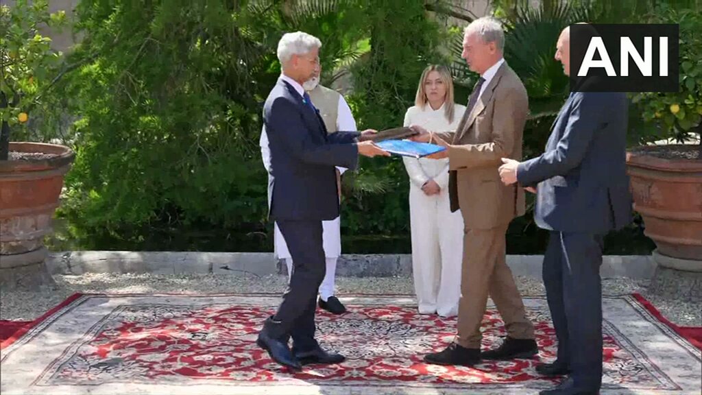 #WATCH | India and Italy exchanged MoUs in the presence of Prime Minister Narendra Modi and Italian PM Giorgia Meloni, in Rome today. (Video: ANI/DD)