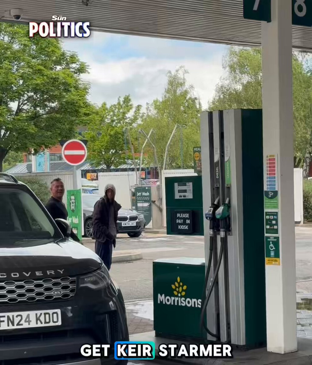 🚨WATCH: A local man confronts Rachel Reeves outside a petrol station