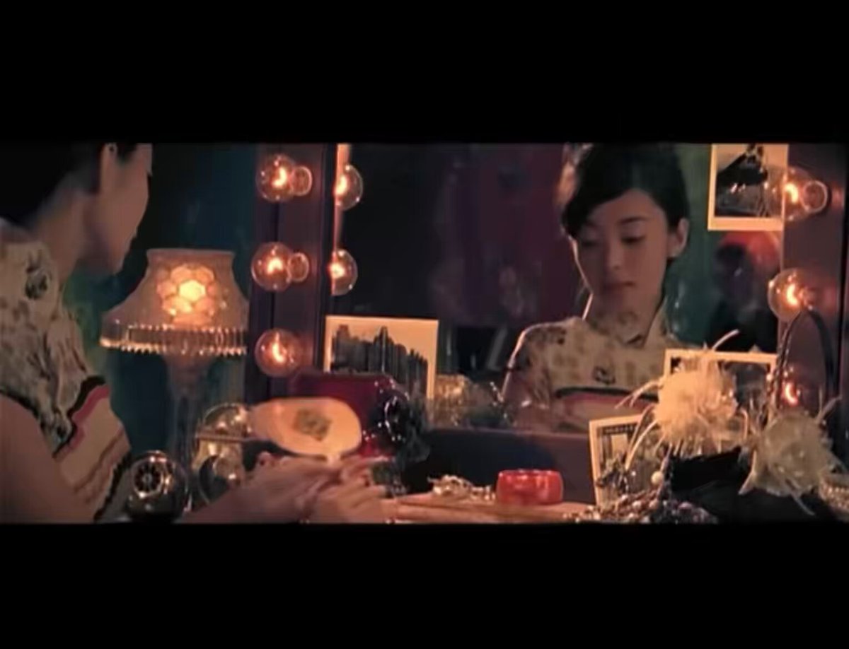 นอกเรื่อง เคยได้ยินจากที่ไหนนานมากกกแล้ว เป็นสิบๆปีว่า เพลง far away ของเจย์โชว มีท่อนนึงที่ร้องว่า 我等燕归来 = ฉันรอนกนางแอ่นกลับรัง คือคนเขียนเนื้อ เปรียบเปรยว่าฉันรอเธอทั้งๆที่รู้ว่าเธอจะไม่กลับมา เหมือนนกนางแอ่นที่พอทิ้งรังไป ก็จะไม่กลับมาอีก (ไม่ใช้รังซ้ำ) สมแล้วที่เพลงในตำนาน เขียนโคตรปราณีต