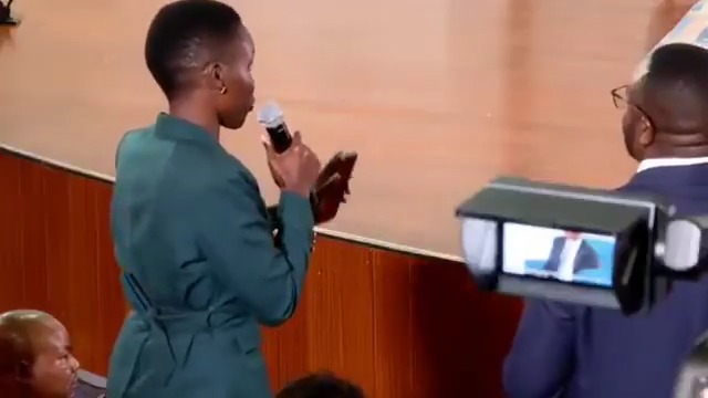 Drama as Roseline Alionya is Heckled for Attacking Eric Omondi over Finance Bill!!