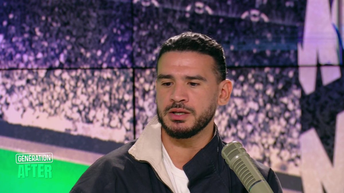 🗣 Amine 😞🌧 explique pourquoi les streameurs commencent à faire plus d'audience : "Sur Twitch et Youtube, il n'y a pas de barrière. Dans les médias, certains ont des affinités avec des joueurs, des journalistes, et ne peuvent pas toujours parler. C'est plus lisse."