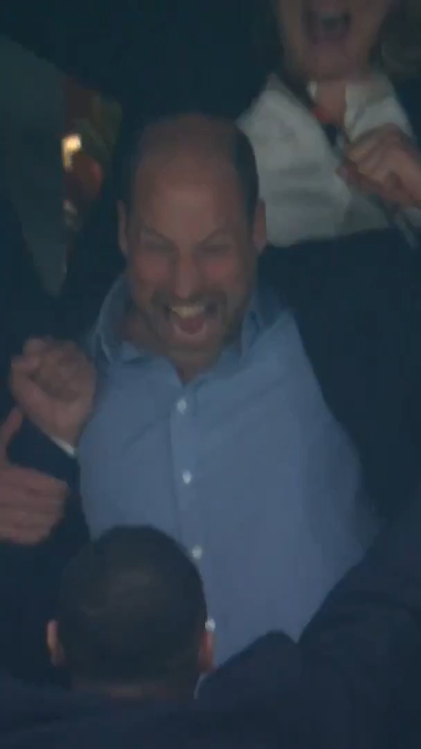 PRINCE WILLIAM ABSOLUTELY LOVES IT 👑