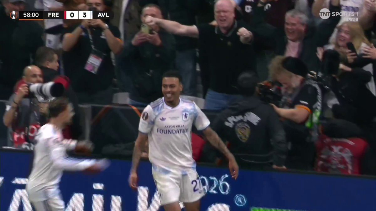 A beautiful team goal finished off by Morgan Rogers to make it 3-0 to Aston Villa 🔥 📺 TNT Sports &amp; HBO Max