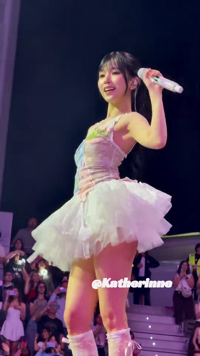 BALLERINA MINA WITH BANGS AND PONYTAIL