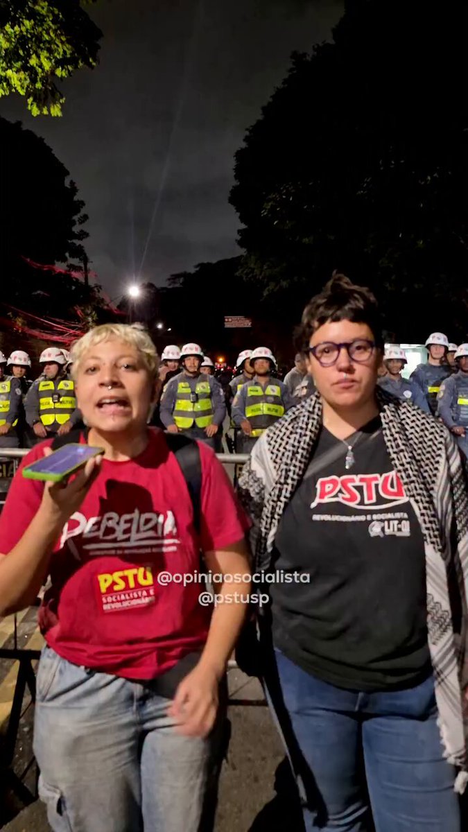 🚨 URGENTE | O governador Tarcísio de Freitas recebe a manifestação de estudantes e trabalhadores, que lutam em defesa da educação e dos serviços públicos, com a tropa de choque da PM