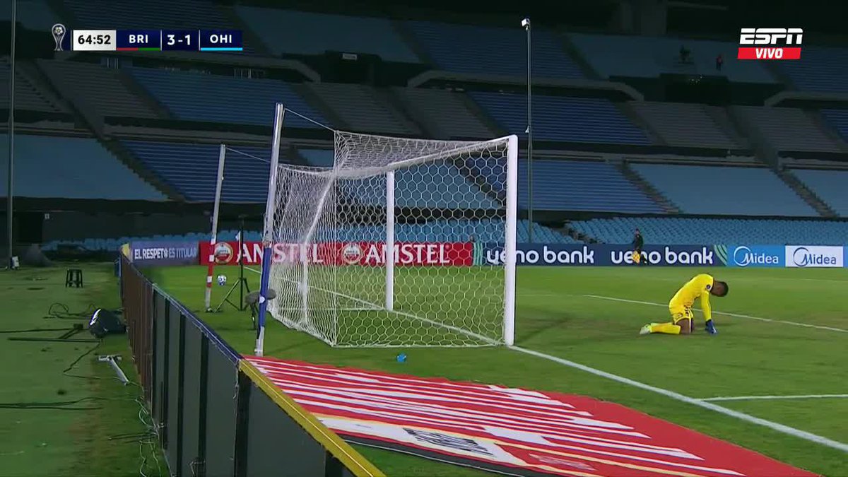 Omar Carabalí, incluído por Beccacece en la pre-lista mundialista, se mandó este blooper lamentable en Sudamericana con O'Higgins.